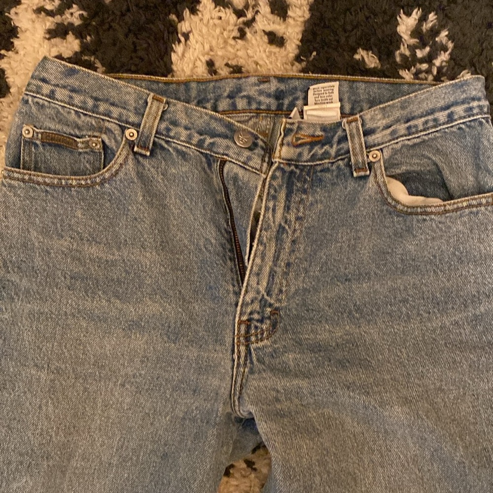 90’s vintage Calvin Klein jeans! Mid-wash distressed edges,Great capsule piece! - Picture 2 of 4